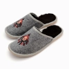 Filzpantoletten Herren TIROL mit Fell und Stickerei – Hauptansicht